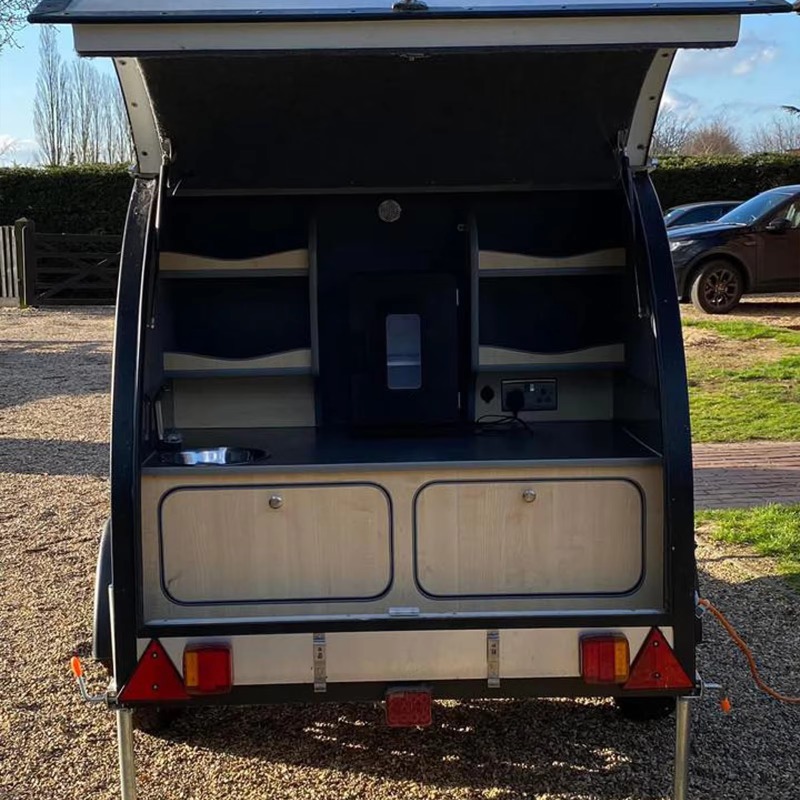 RV Camper Van Kustom untuk Pet - Outdoor Adventure Vehicles ulasan dan harga